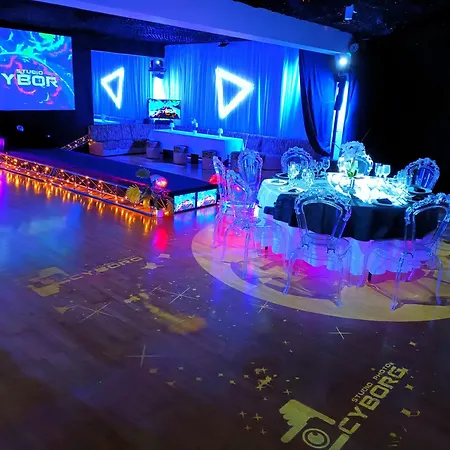 Cyborg Frühstückspension