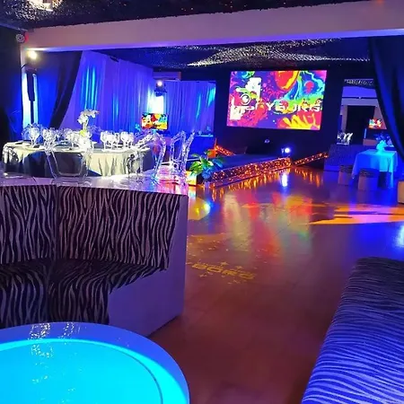 Cyborg Couette-café *