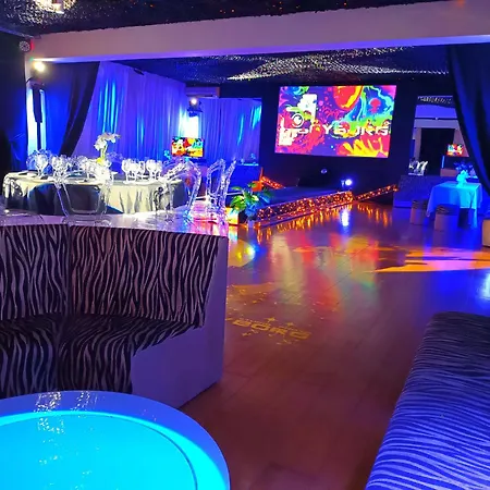 Cyborg Couette-café